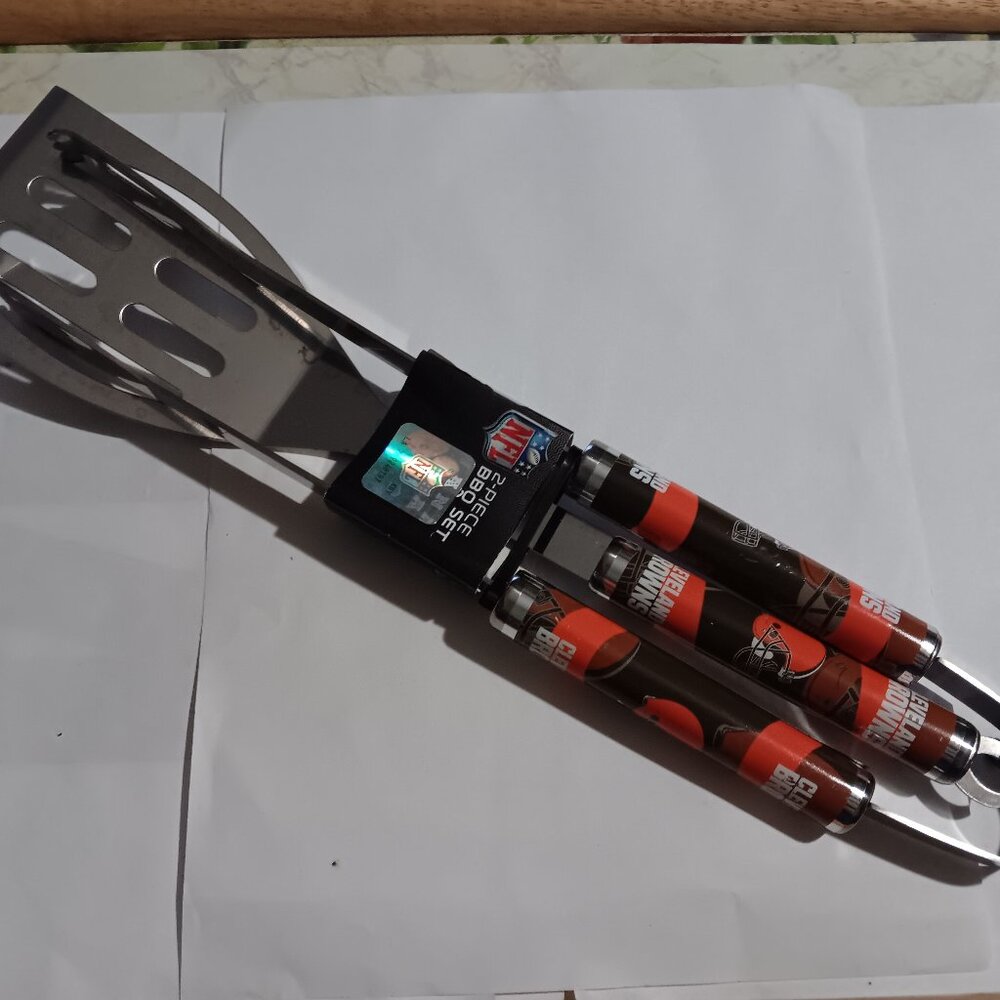 Cleveland Browns NFL Tailgating 2 Pc BBQ Grill Set